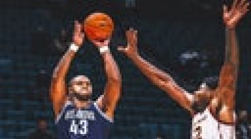 Eric Dixon’s second-half scoring barrage leads Villanova past USC, into semifinals