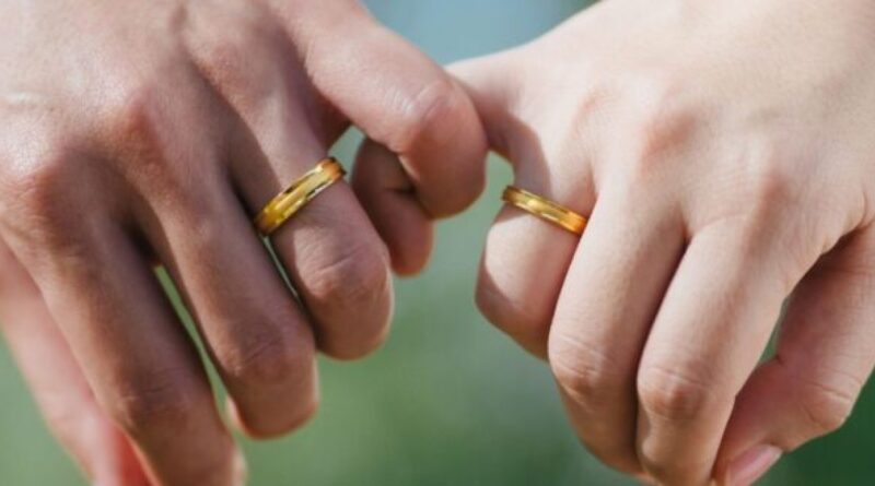 Unmarried people more likely to be depressed, study says
