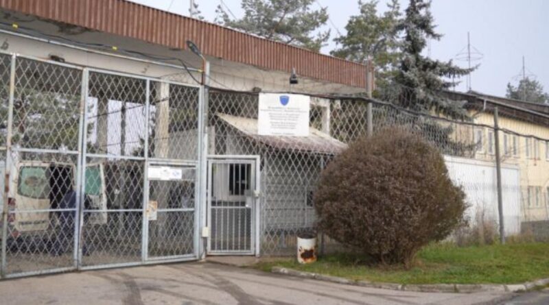 Kosovo Court Detains Former Prison Guards Suspected of War Crimes