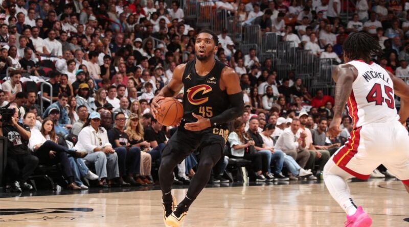 Cavs cap off historic sweep with 55-point win