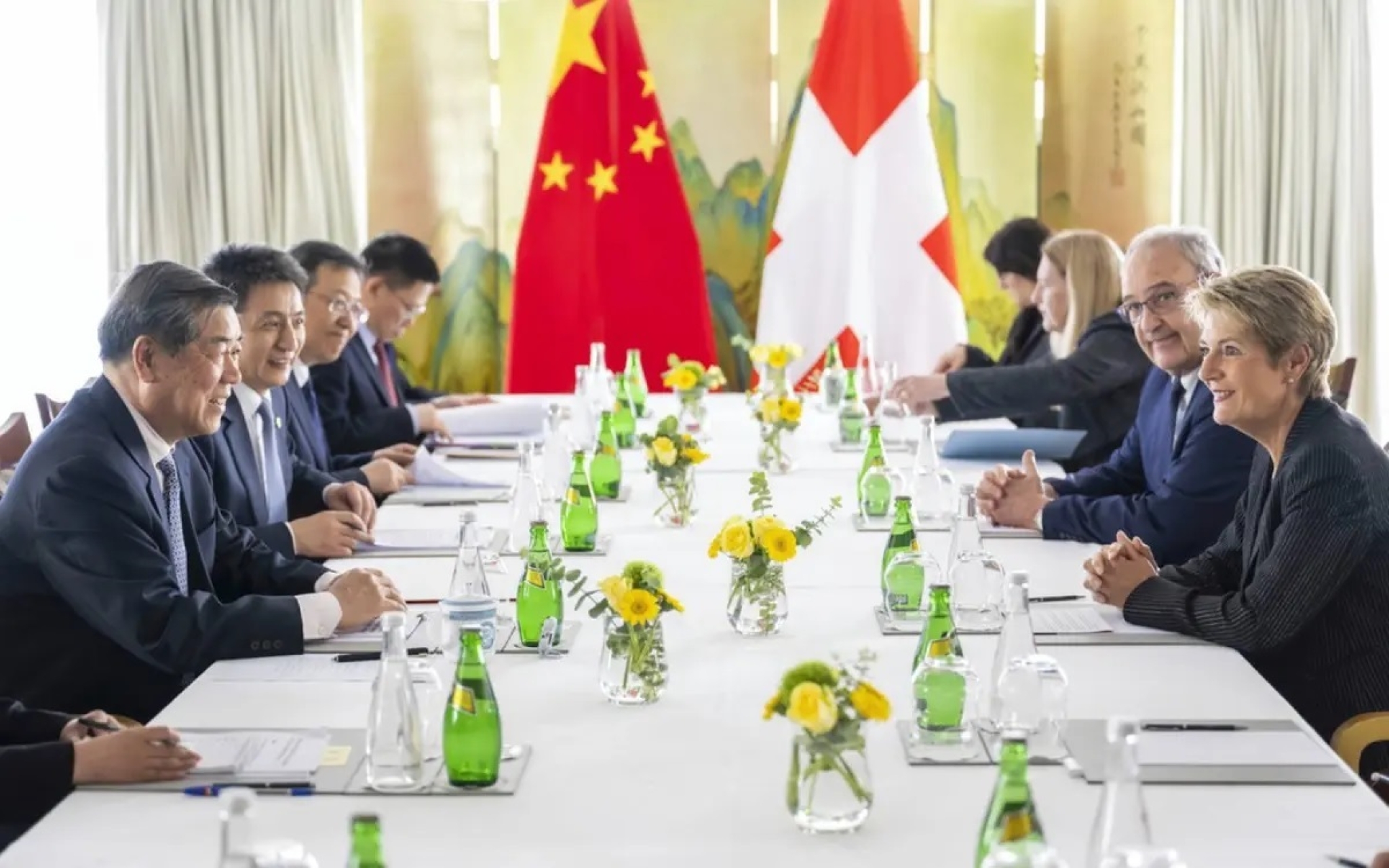 US-China talks resume as Trump hails ‘total reset’ in trade relations US-China talks resume as Trump hails ‘total reset’ in trade relations