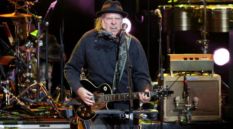 Neil Young Slams President Trump After ‘Out of Control’ Bruce Springsteen & Taylor Swift Rants