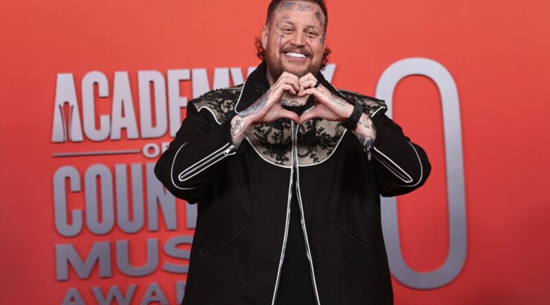 Jelly Roll Gives Inspirational Speech to Inmates During a Surprise Visit to Minnesota Jail