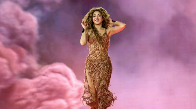 Shakira Falls Onstage During ‘Whenever, Wherever’ Performance at Montreal Concert