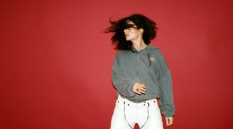 Lorde Asks ‘Who’s Gonna Love Me Like This?’ in Bare ‘Man of the Year’ Music Video Teaser