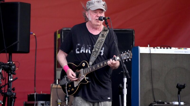 Neil Young Invites Donald Trump to Summer Tour ‘If There Is Not Martial Law by Then’