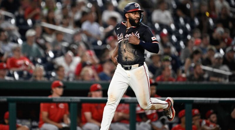 Yanks continue to deal, get utilityman Rosario
