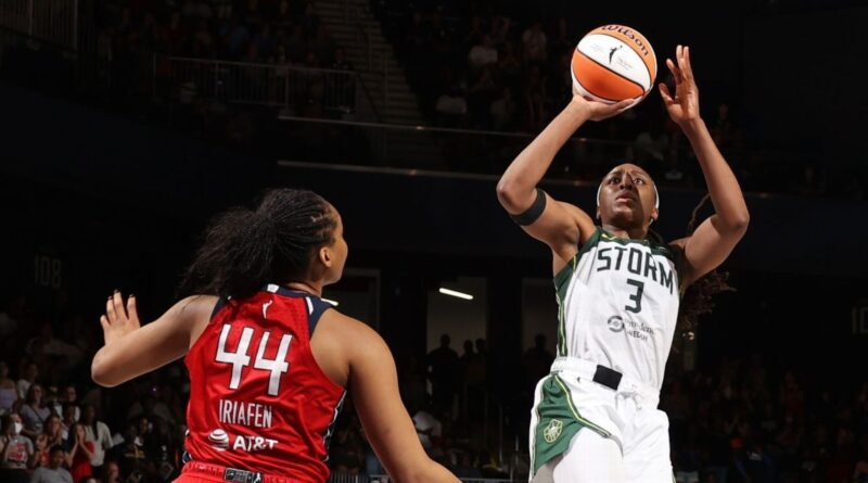 The game is on the line: Which WNBA player gets the last shot?