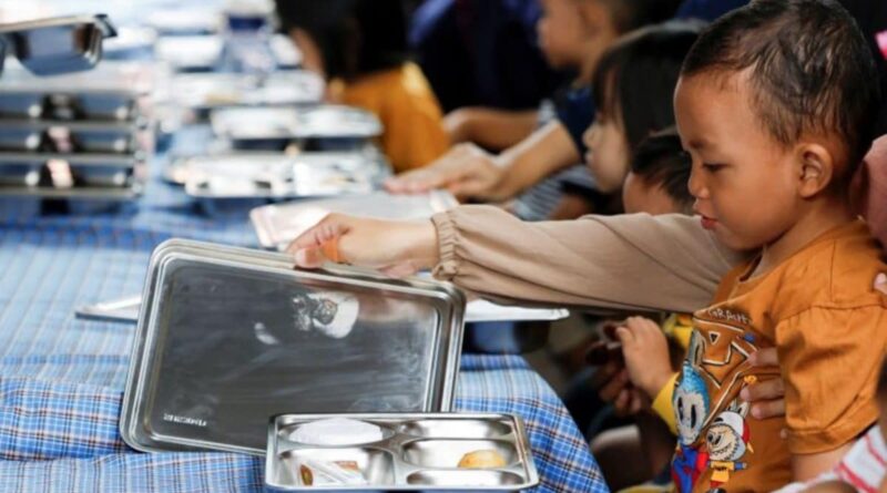 Indonesia: 400 children fall sick in biggest food poisoning case linked to free school meals