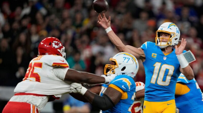 Herbert shines as Chargers earn AFC West win over Chiefs in Brazil