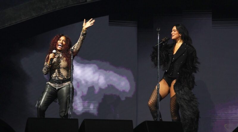 Dua Lipa Performs ‘Ain’t Nobody’ With Chaka Khan at U.S. Tour Opener in Chicago