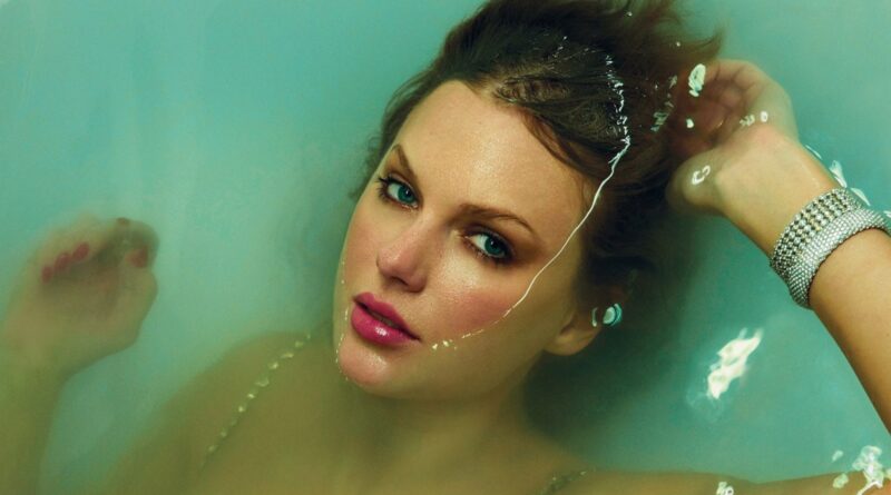 Taylor Swift Adds Acoustic Bonus Tracks on Four New ‘Life of a Showgirl’ CD Variants