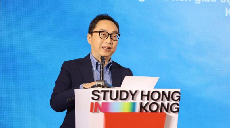 Singapore ETO joins publicly funded universities to promote “Study in Hong Kong” in Vietnam (with photos)