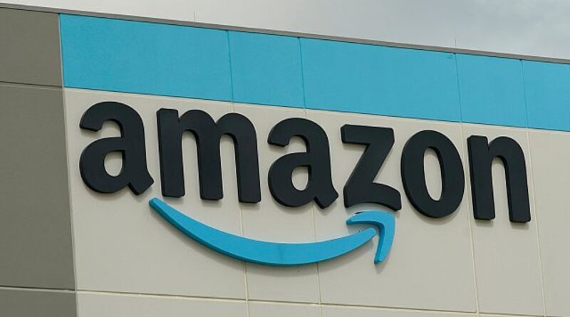 Amazon cloud computing outage disrupts Snapchat, Airbnb and online services worldwide