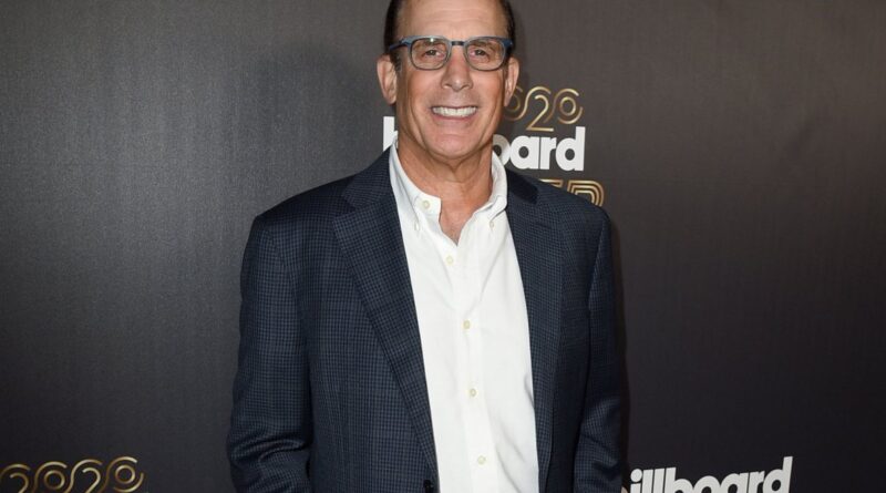 UMe’s Bruce Resnikoff Honored, John Mellencamp F-Bombs Antisemitism at Ambassadors of Peace Gala 2025