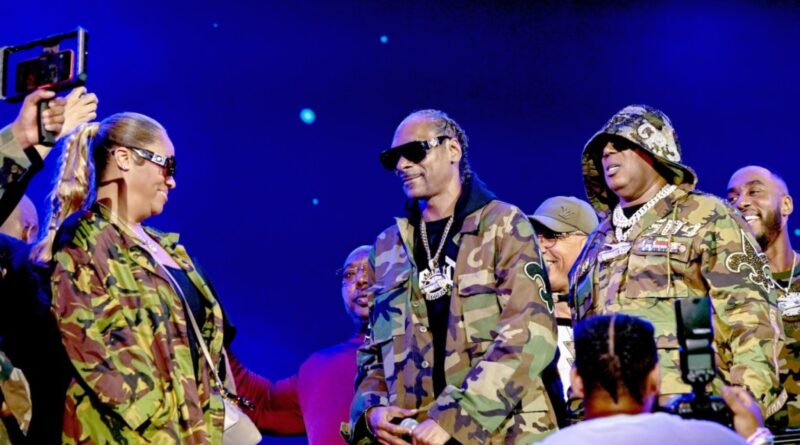 Snoop Dogg Surprises at Verzuz Relaunch for No Limit-Cash Money Battle at ComplexCon in Las Vegas