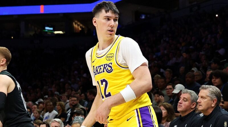 Lakers’ Jake LaRavia turns Anthony Edwards’ question into a caption